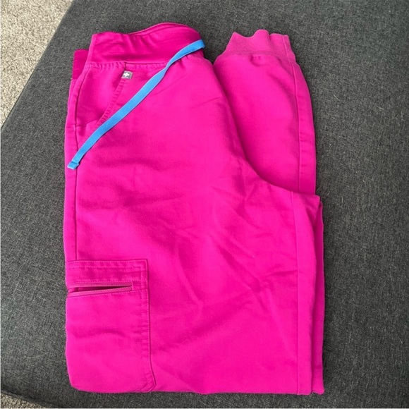 Figs Raspberry Sorbet Set - Picture 3 of 7